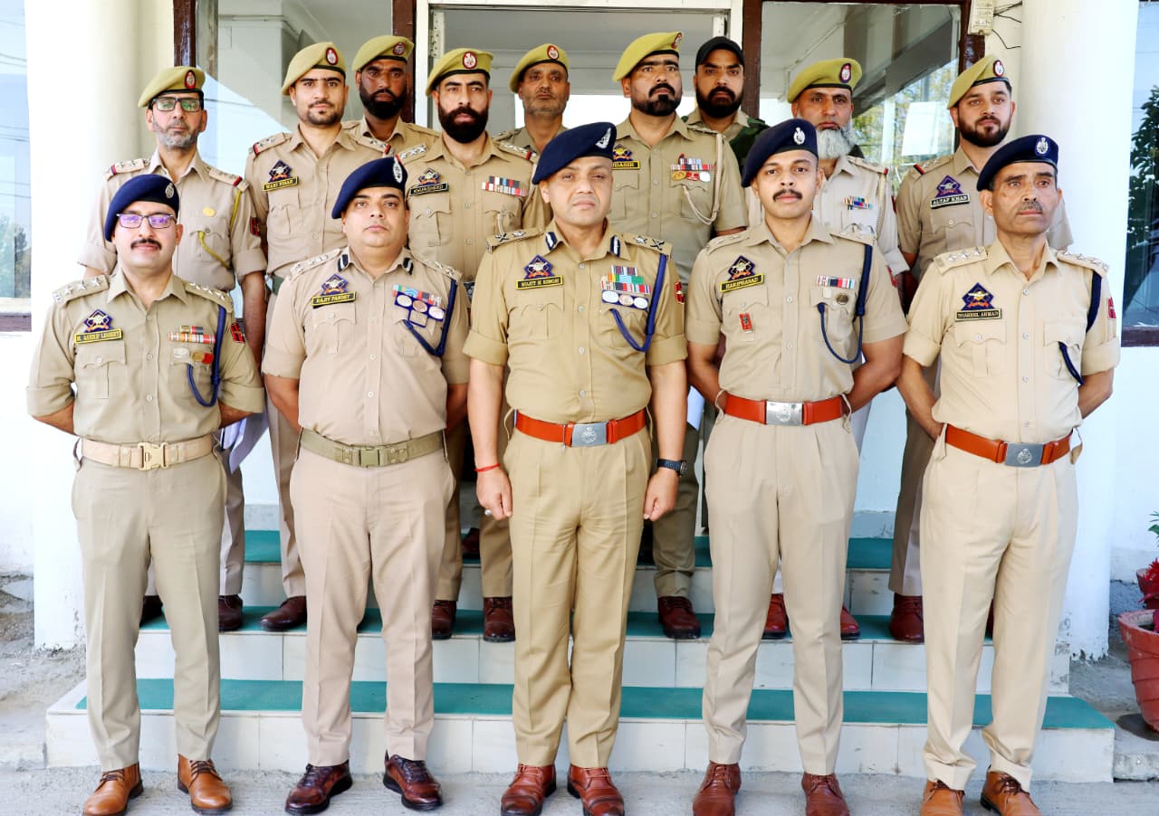 'Budgam Police Personnel Honoured for Busting Fake Job Racket, Advancing Digital Beat Policing'